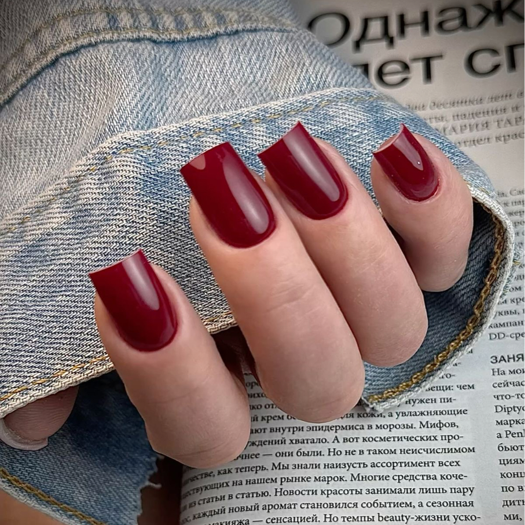 Маникюр с покрытием гель-лаком
