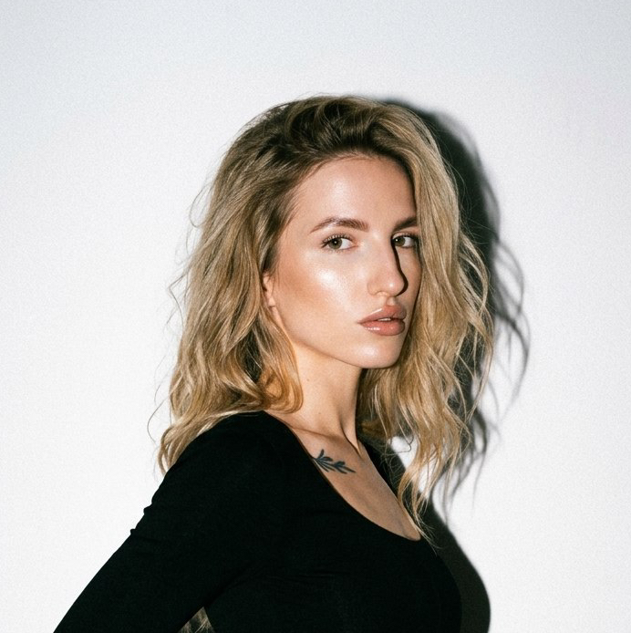 Карина Жуковская