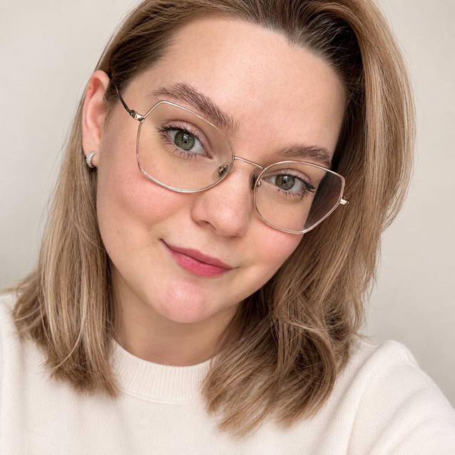 Арина Ускова